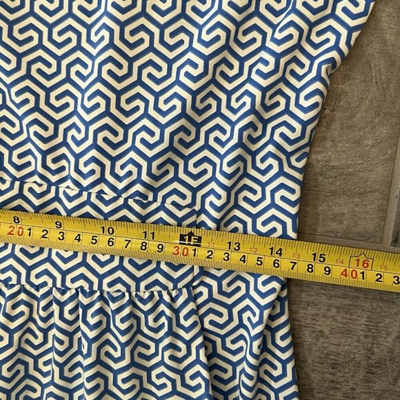 J McLaughlin Sheath Dress Size Small Catalina Cloth Stretch Blue White Geometric - Picture 7 of 8